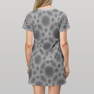Little white floral fallen t-shirt dress back side Little white floral fallen t-shirt dress back side