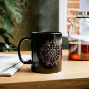 Pillared thread tie-in purpura black mug 11oz on the table